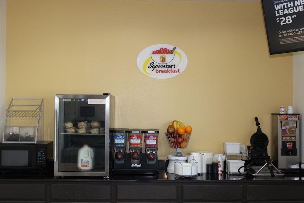 Super 8 By Wyndham Motel 2*