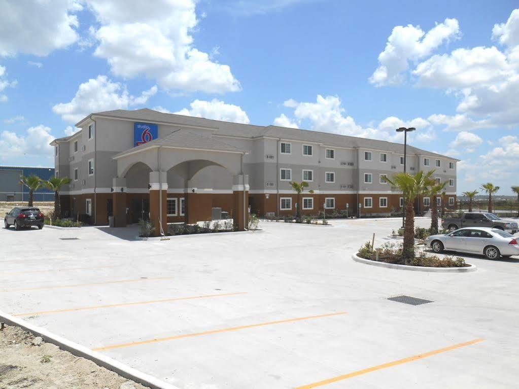 Super 8 By Wyndham Motel Kenedy